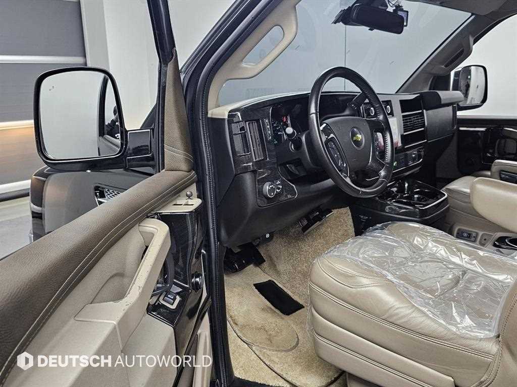 Chevrolet Express van - Vista 11