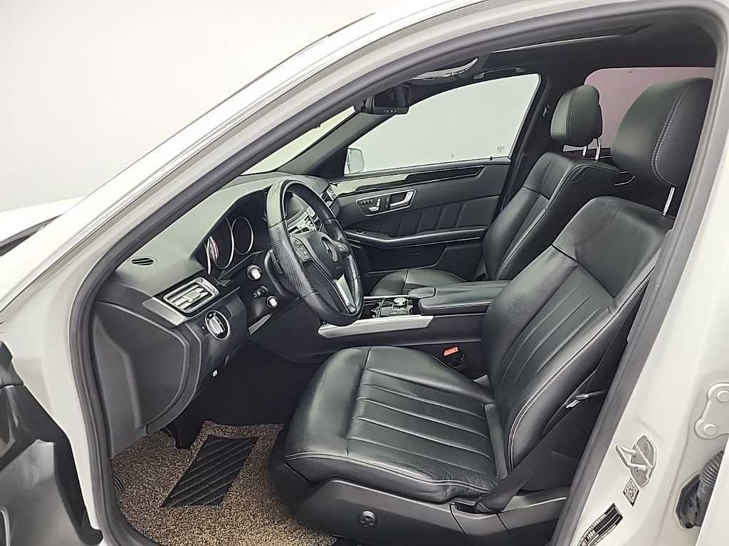 Mercedes Benz E class - Vista 11