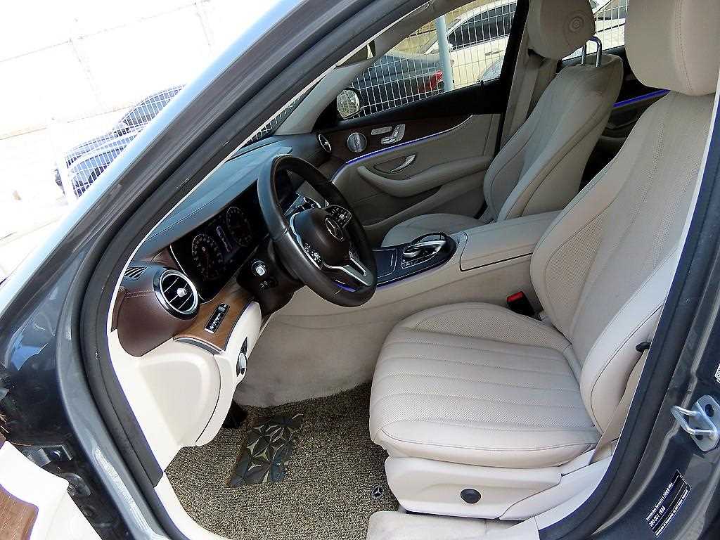 Mercedes Benz E class - Vista 5