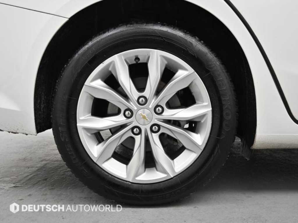 Chevrolet Malibu - Vista 5