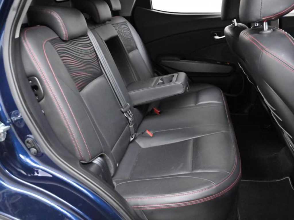 Ssangyong Tivoli - Vista 12