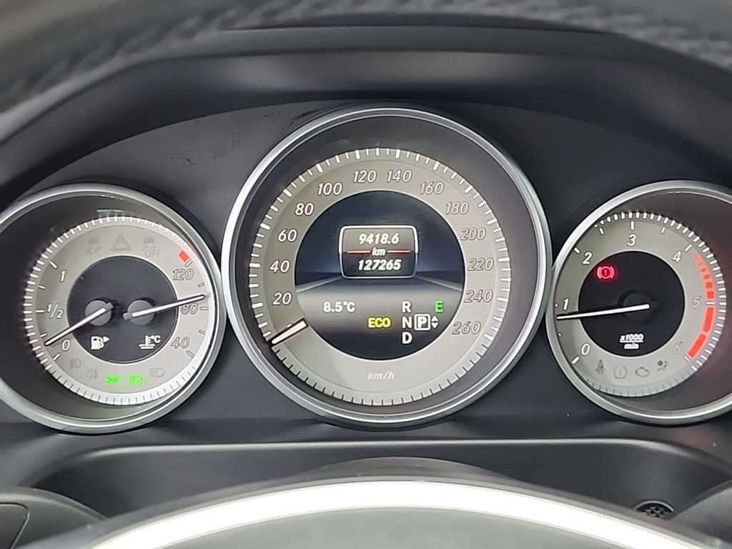 Mercedes Benz E class - Vista 6