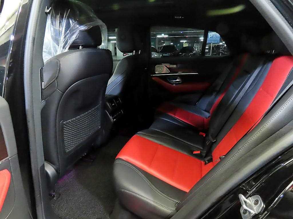 Mercedes Benz GLE Class - Vista 7