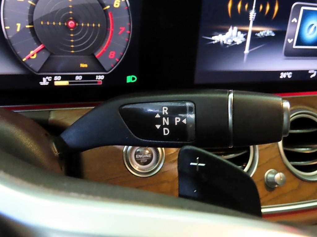 Mercedes Benz E class - Vista 12