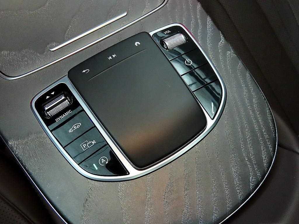 Mercedes Benz CLS Class - Vista 12