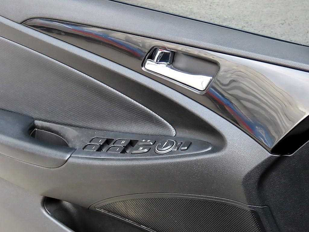 HYUNDAI Sonata - Vista 11