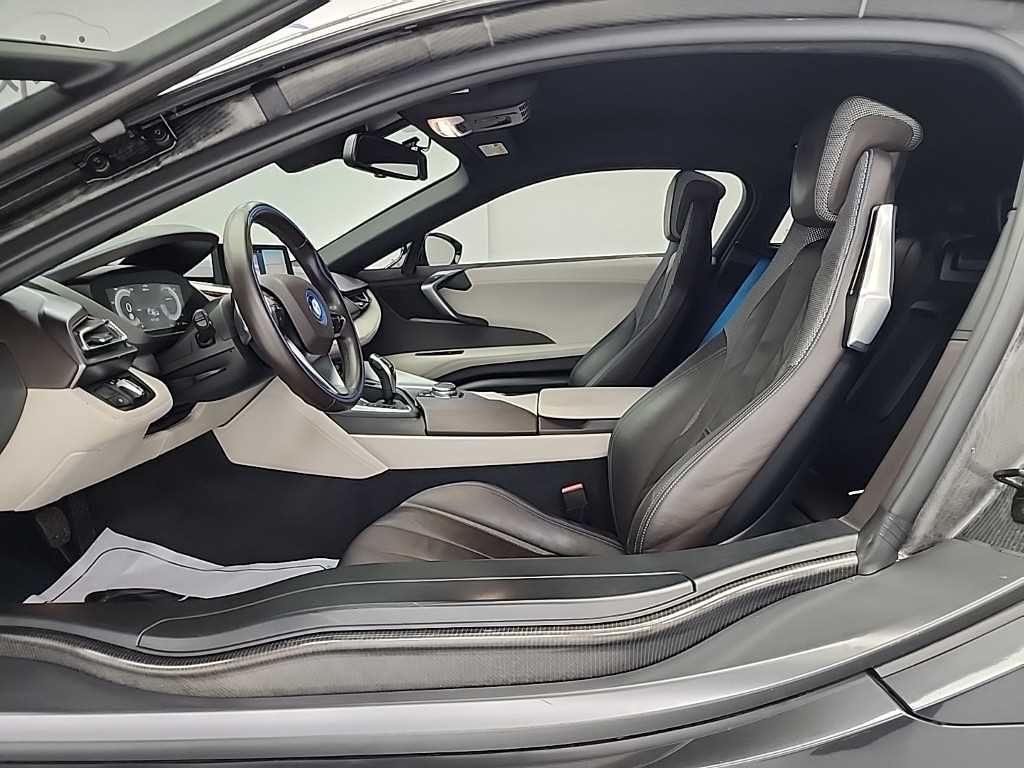 BMW i8 - Vista 11