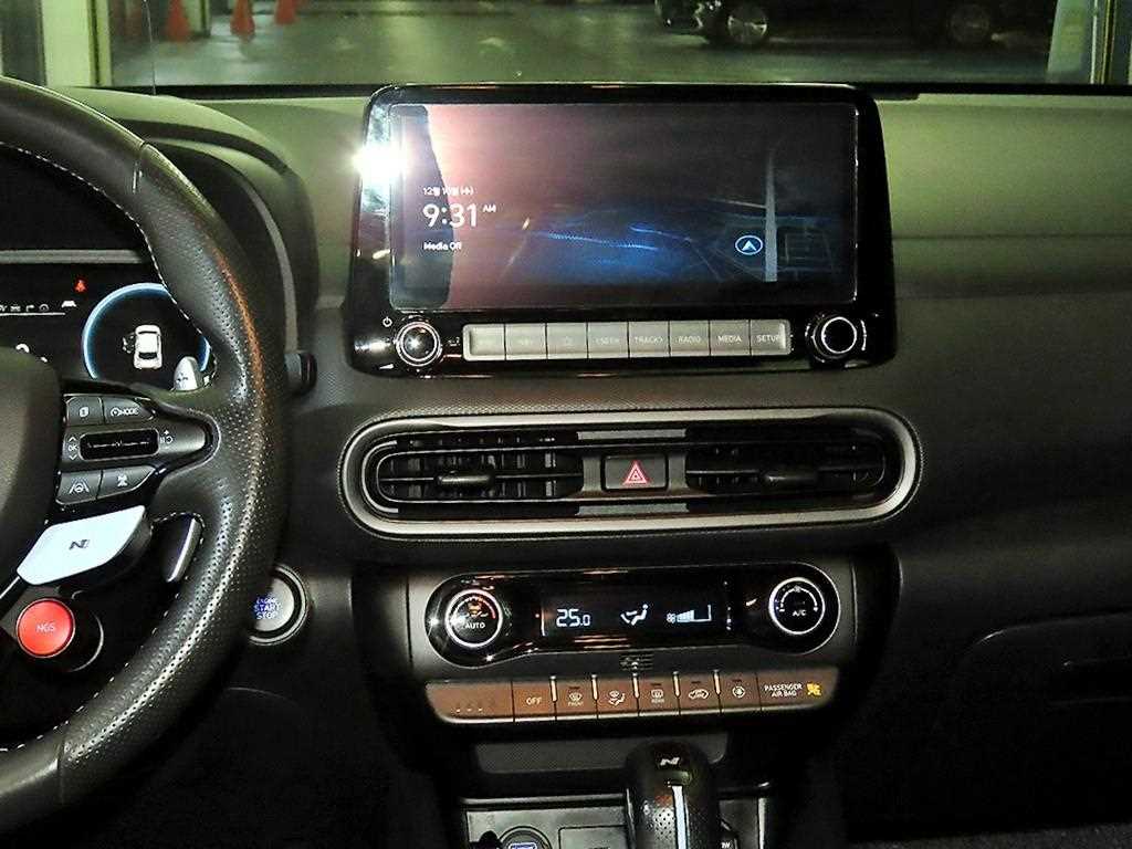 HYUNDAI Kona - Vista 11