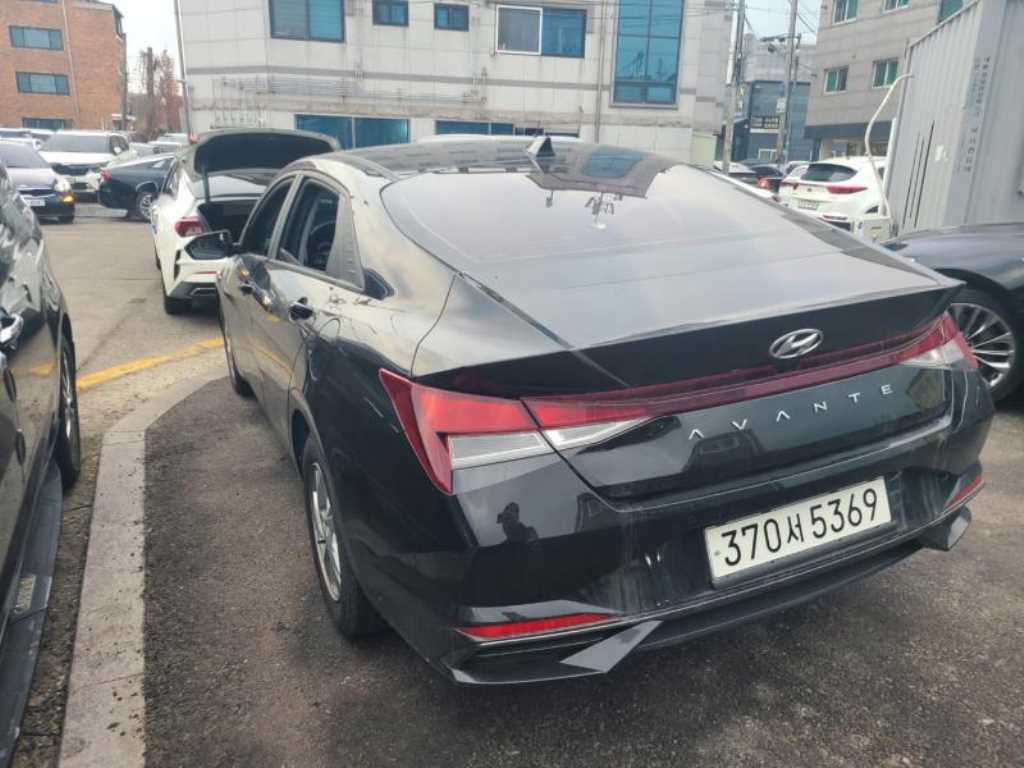 HYUNDAI Avante - Vista 6