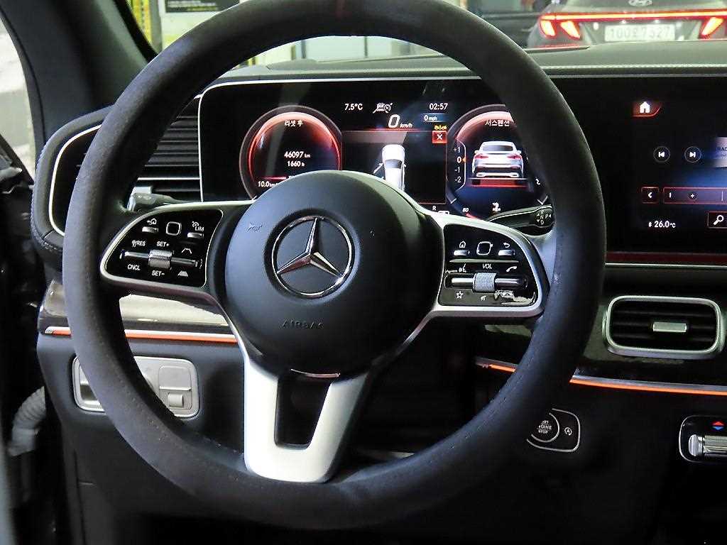 Mercedes Benz GLE Class - Vista 8