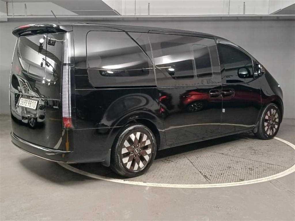 HYUNDAI Staria - Vista 4