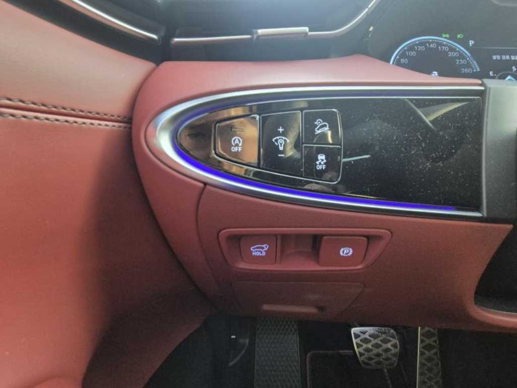 Genesis GV70 - Vista 9