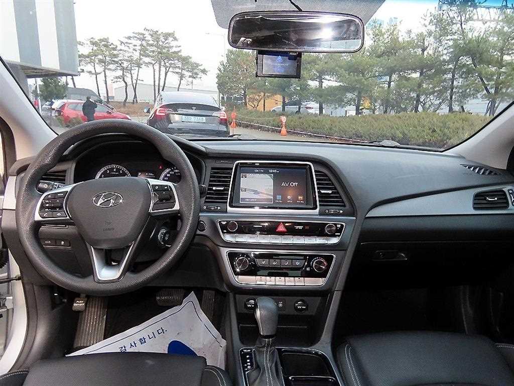 HYUNDAI Sonata - Vista 7