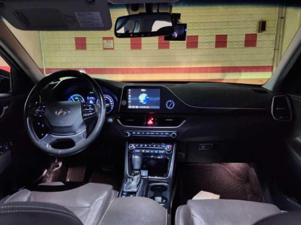 HYUNDAI Grandeur - Vista 3