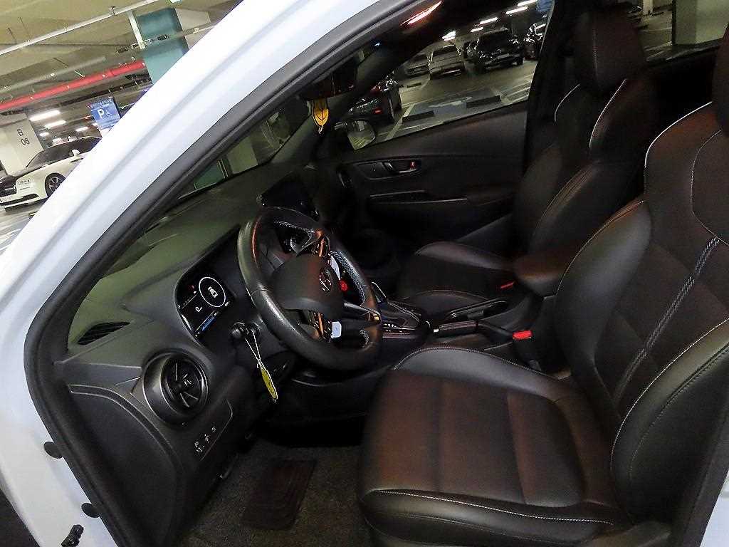 HYUNDAI Kona - Vista 6