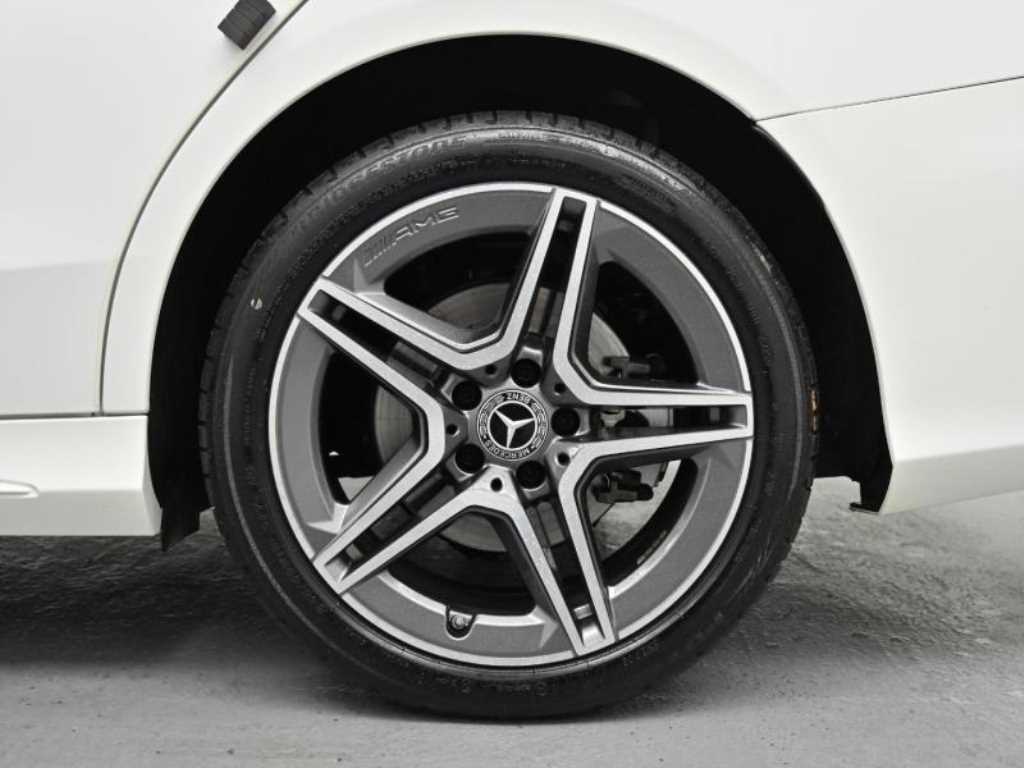 Mercedes Benz C Class - Vista 5