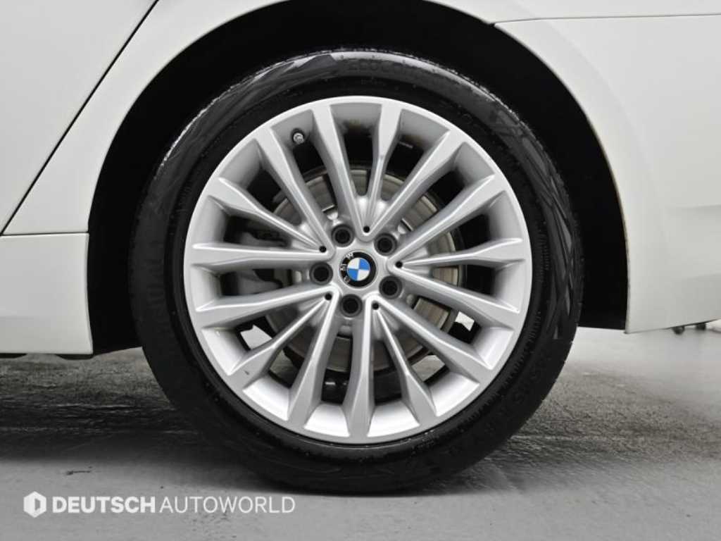 BMW 5 Series - Vista 5