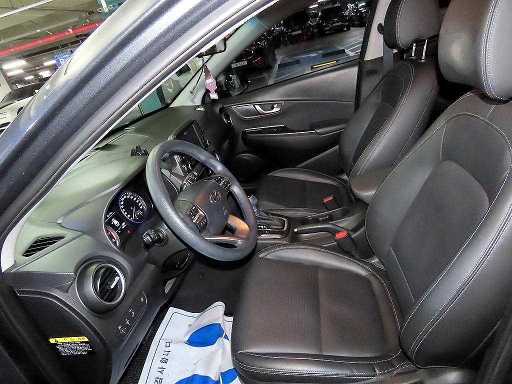 HYUNDAI Kona - Vista 6