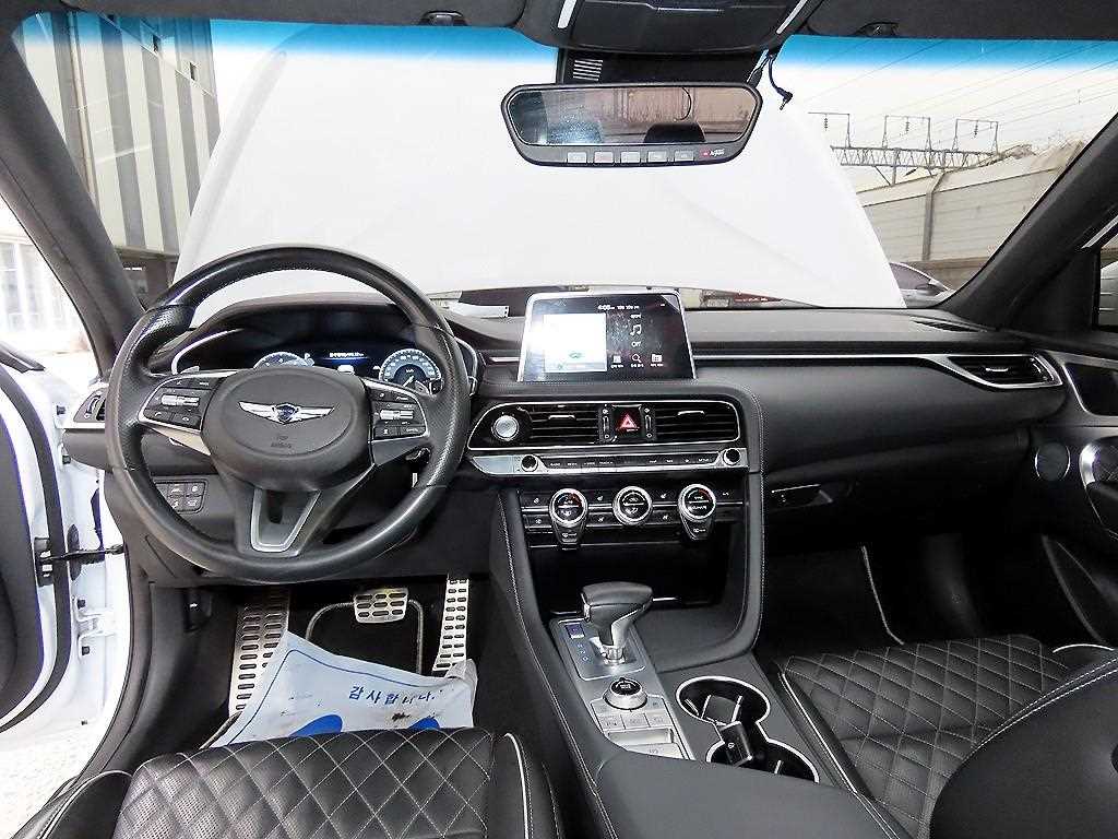 Genesis G70 - Vista 7