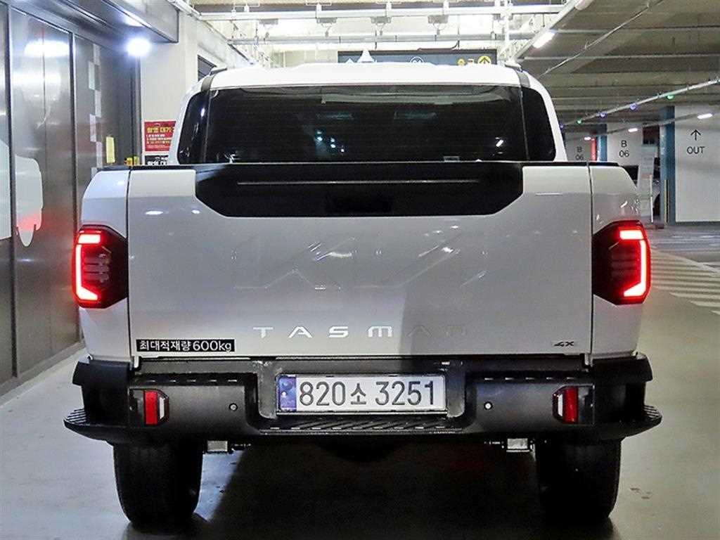 KIA Tasman - Vista 5