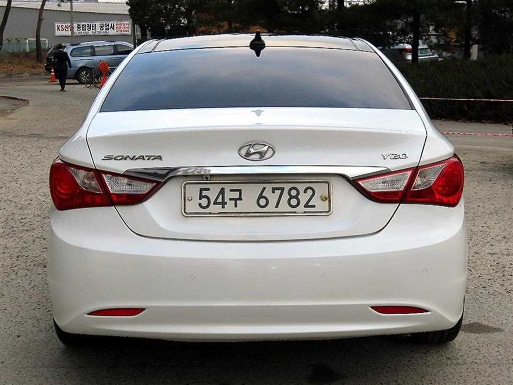 HYUNDAI Sonata - Vista 4