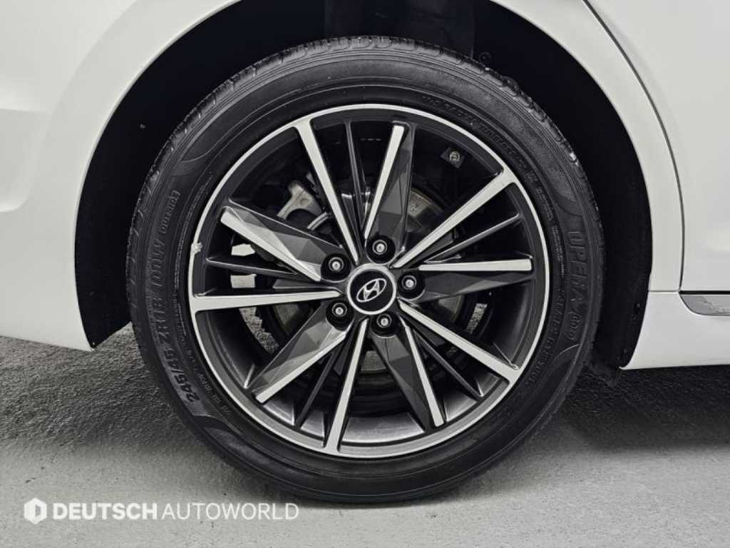 HYUNDAI Grandeur - Vista 5