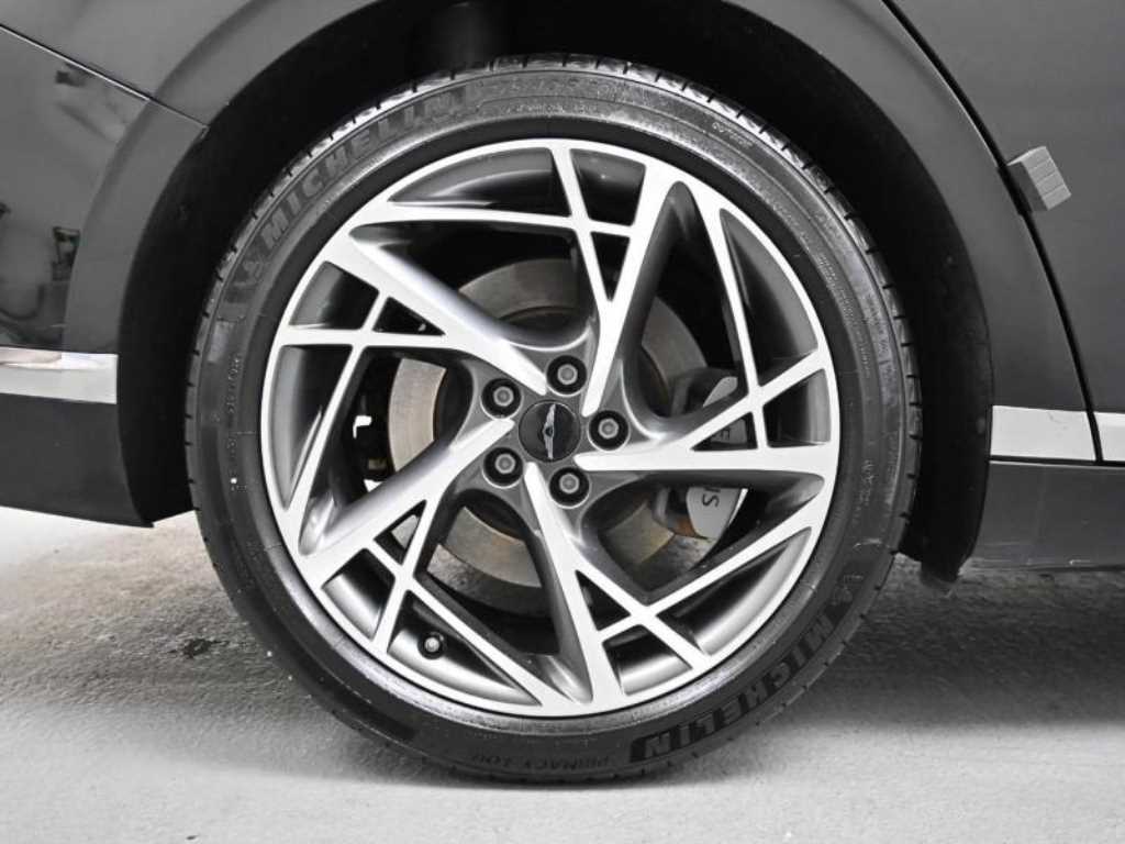 Genesis G90 - Vista 5