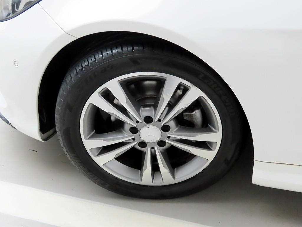 Mercedes Benz E class 2014 Blanco - Importación desde Corea - HF Imports Iquique - Foto 19