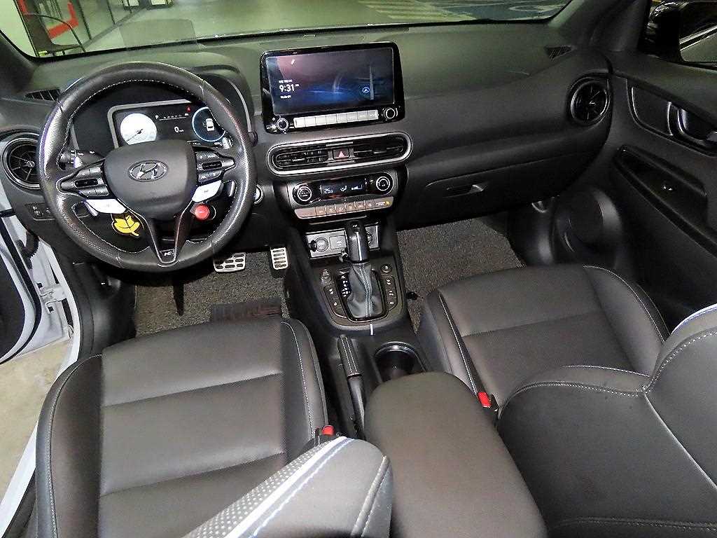 HYUNDAI Kona - Vista 10