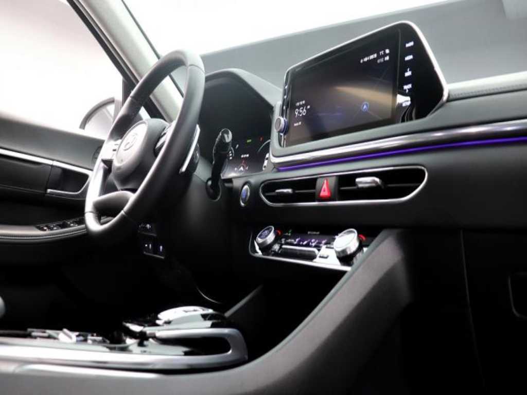 HYUNDAI Sonata - Vista 8