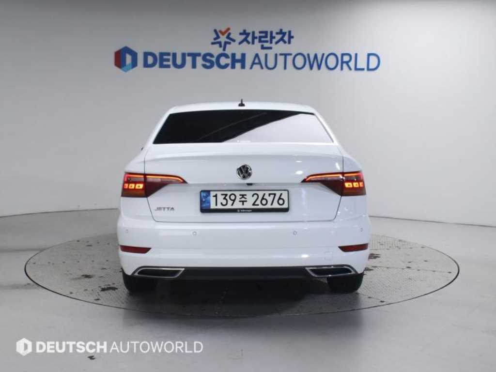 Volkswagen Jetta - Vista 4