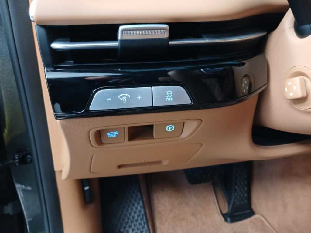 Genesis G80 - Vista 12