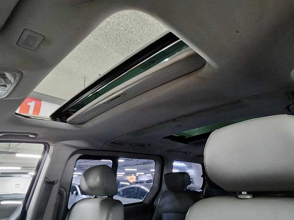 HYUNDAI Starex - Vista 9