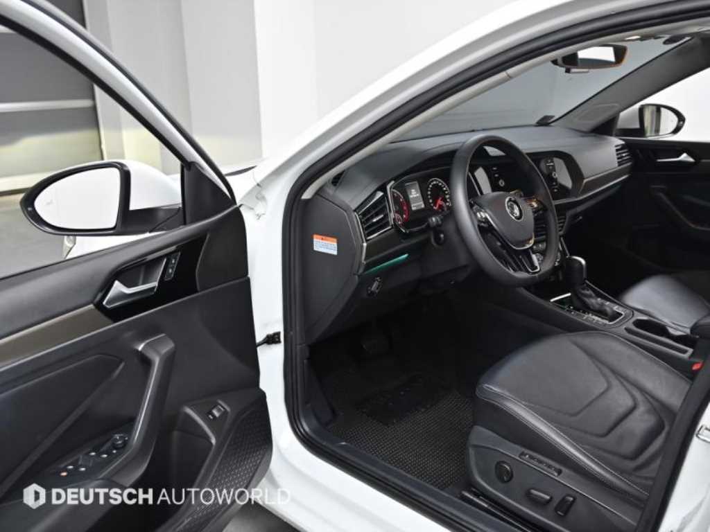 Volkswagen Jetta - Vista 11