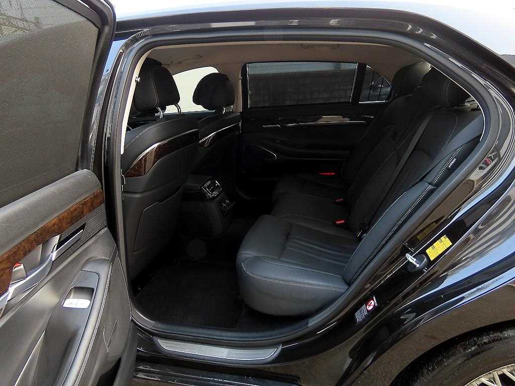 Genesis G90 - Vista 6