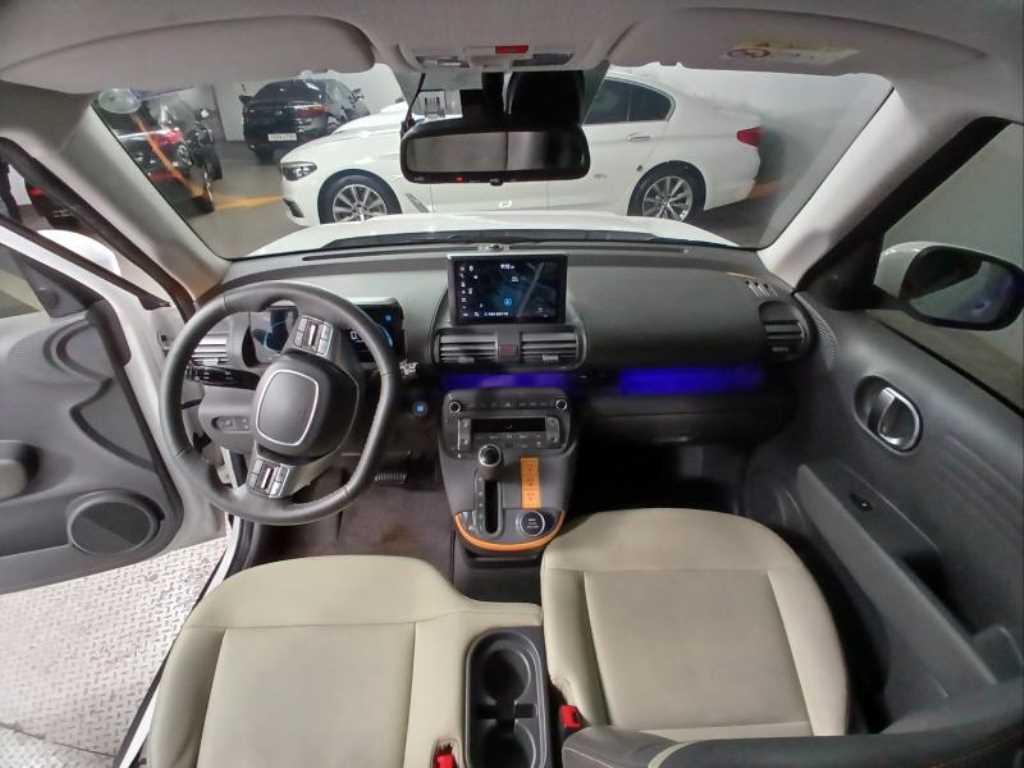 HYUNDAI Casper - Vista 6