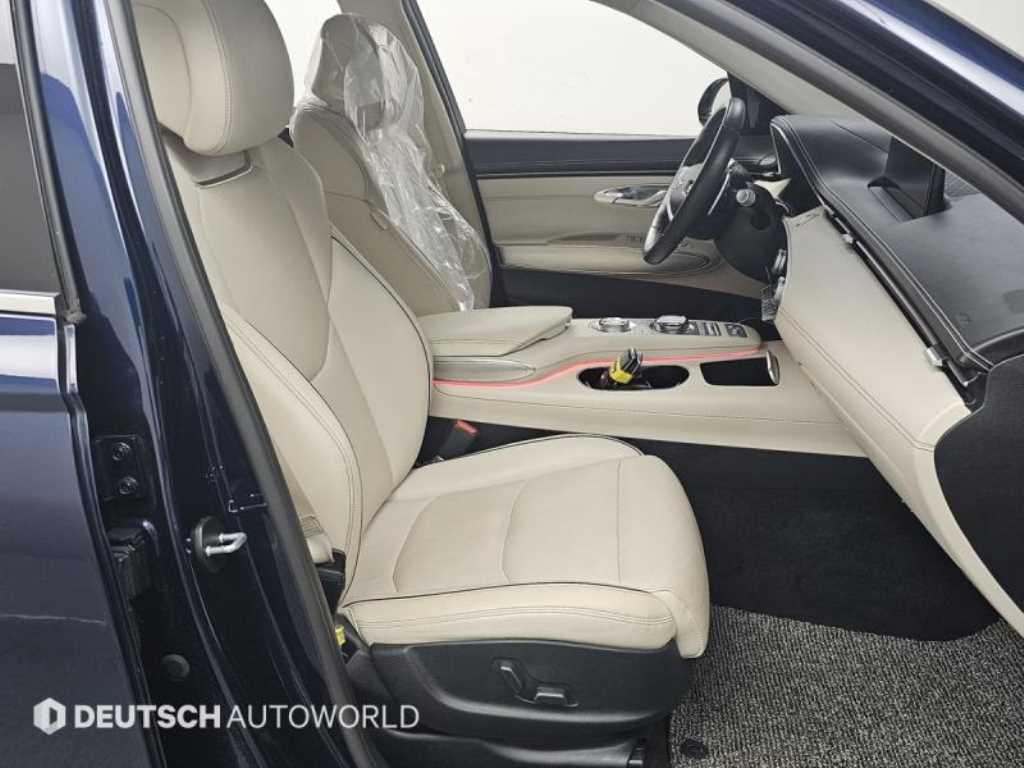 Genesis GV70 - Vista 10