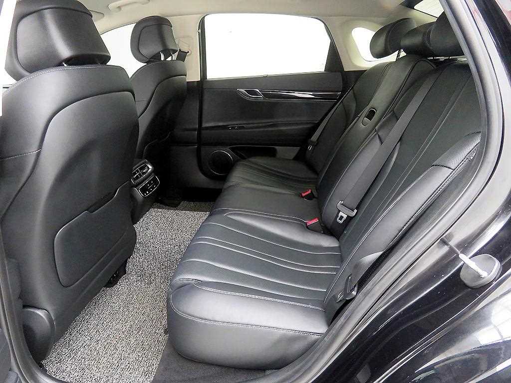 Genesis G80 - Vista 7