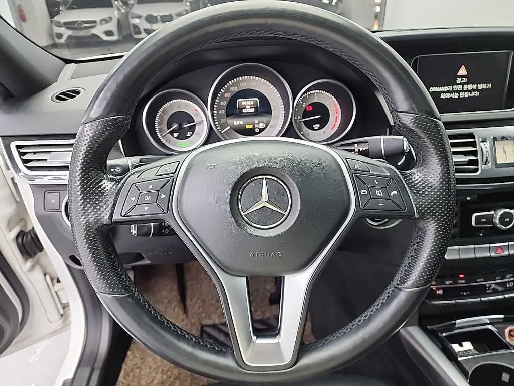 Mercedes Benz E class - Vista 9