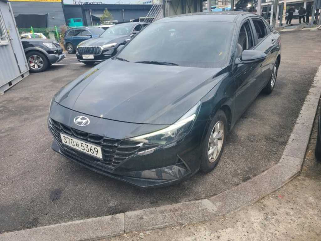 HYUNDAI Avante - Vista 2