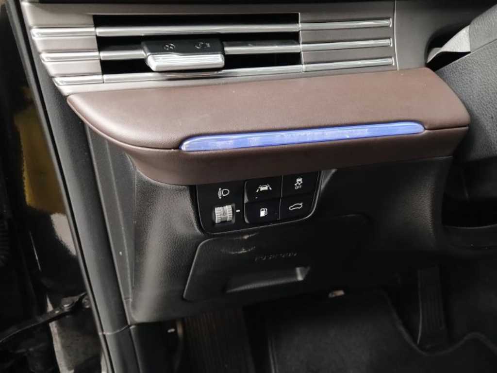 HYUNDAI Grandeur - Vista 12