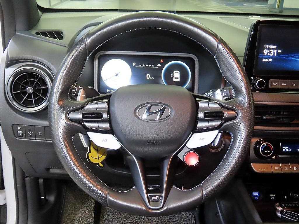HYUNDAI Kona - Vista 8