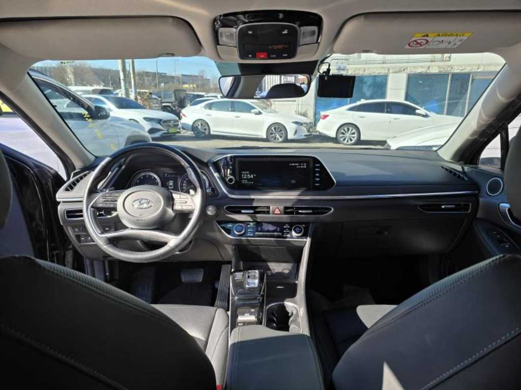 HYUNDAI Sonata - Vista 9