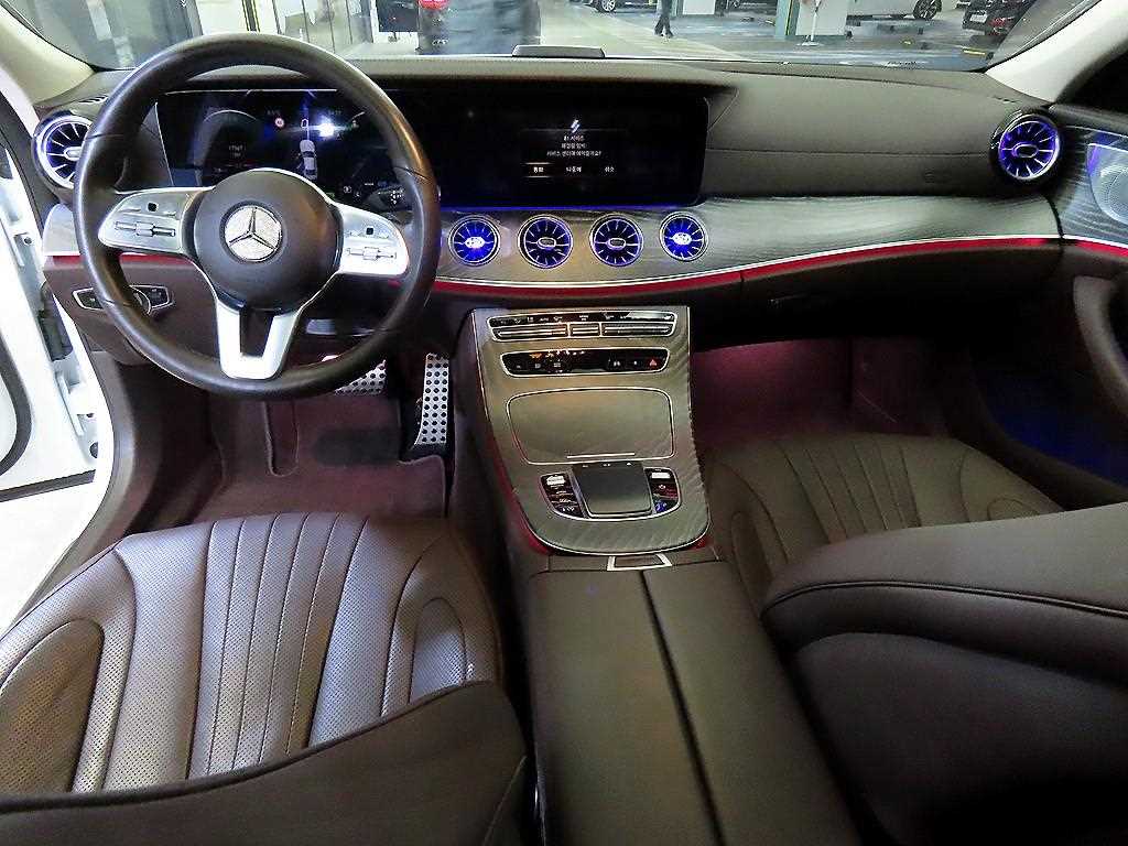 Mercedes Benz CLS Class - Vista 9