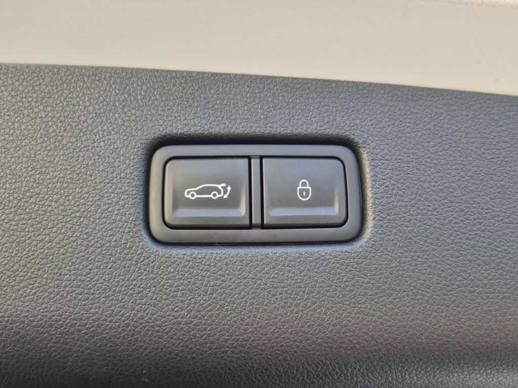 Genesis GV70 - Vista 5