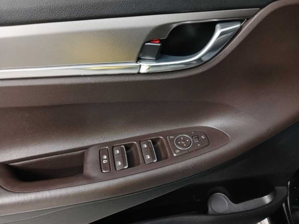 HYUNDAI Grandeur - Vista 9