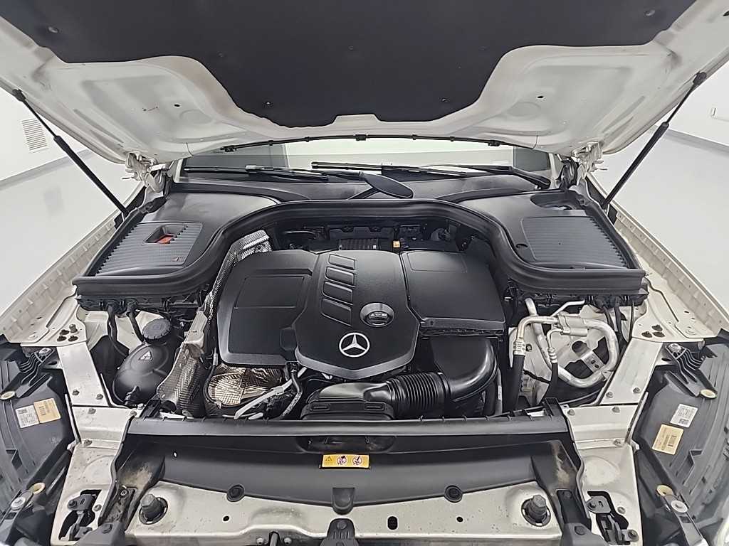 Mercedes Benz GLC Class - Vista 5