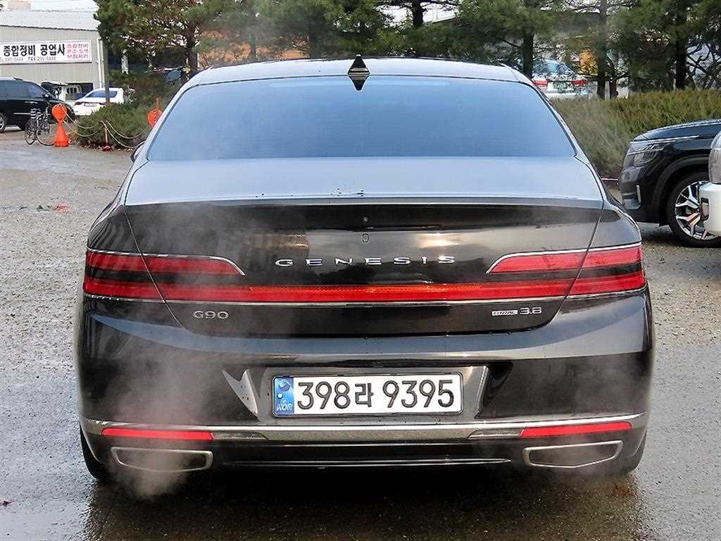 Genesis G90 - Vista 4