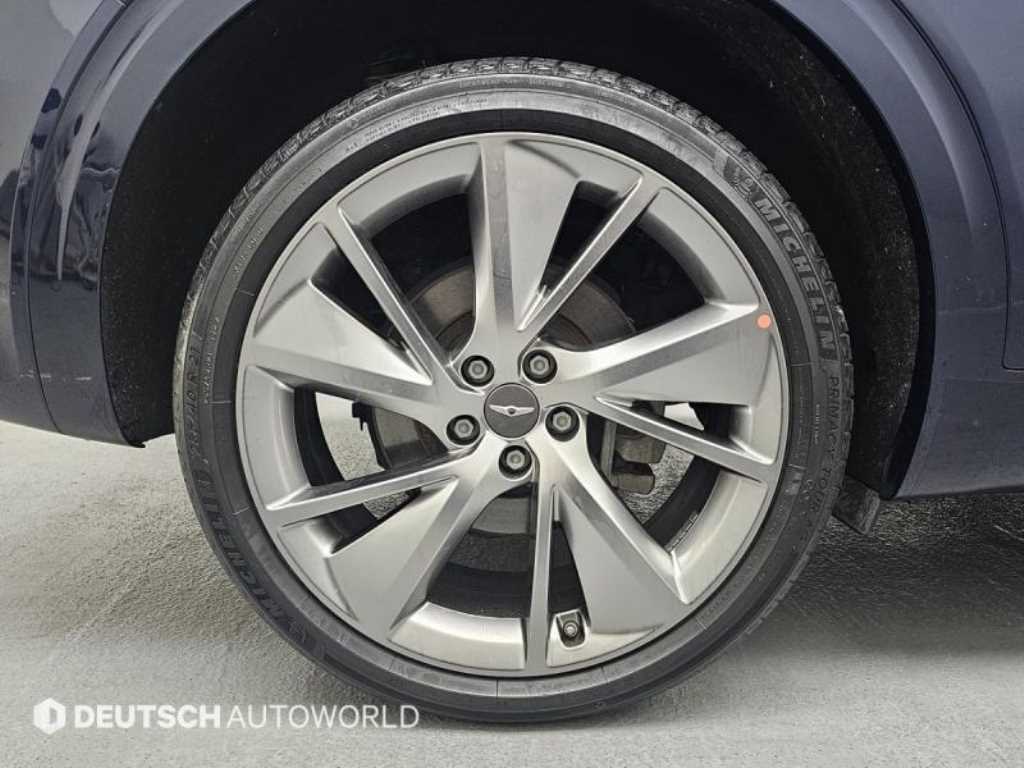 Genesis GV70 - Vista 5