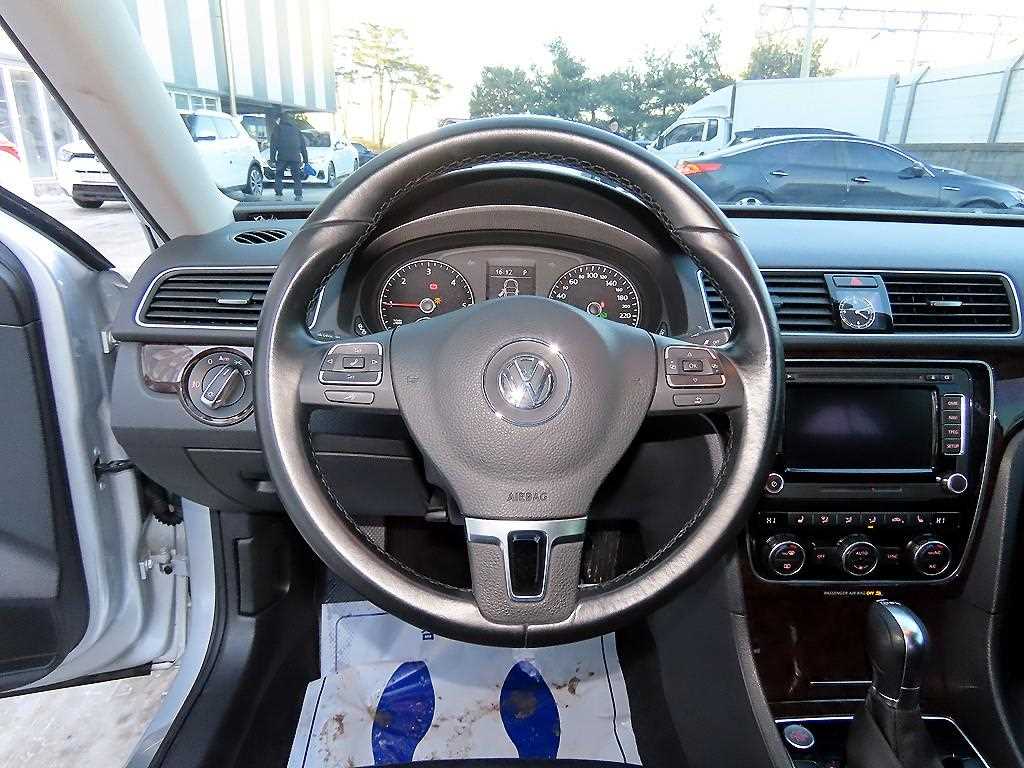 Volkswagen Passat - Vista 8